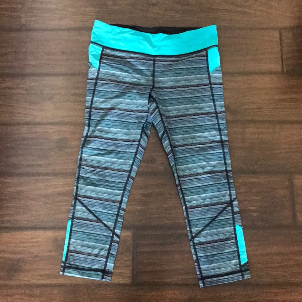 Lululemon crop pants 10